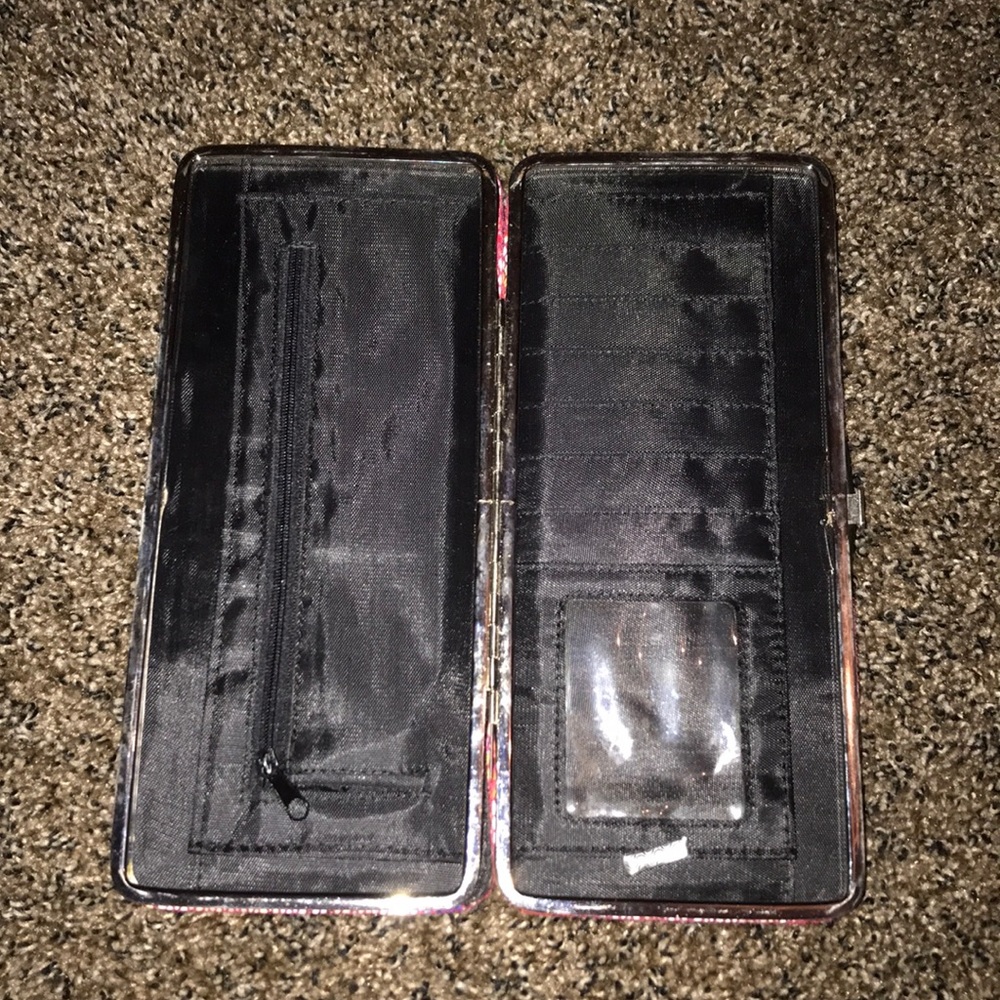 Long hand wallet 🌸 - Picture 2 of 3